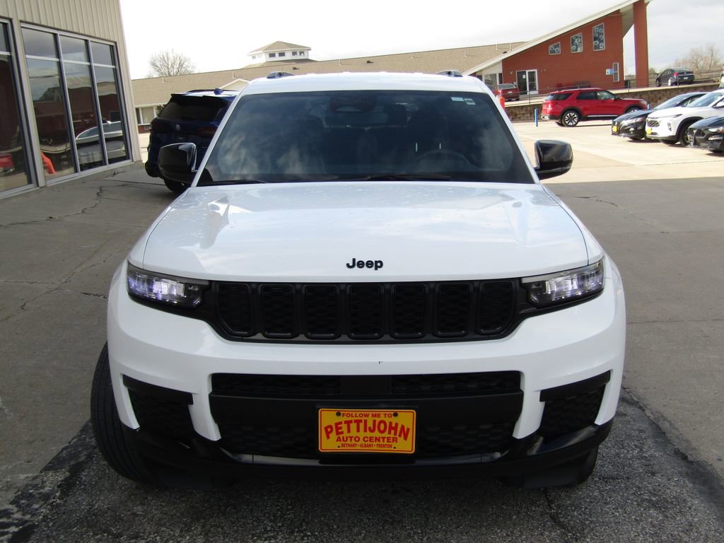 Used 2024 Jeep Grand Cherokee L Laredo image 13
