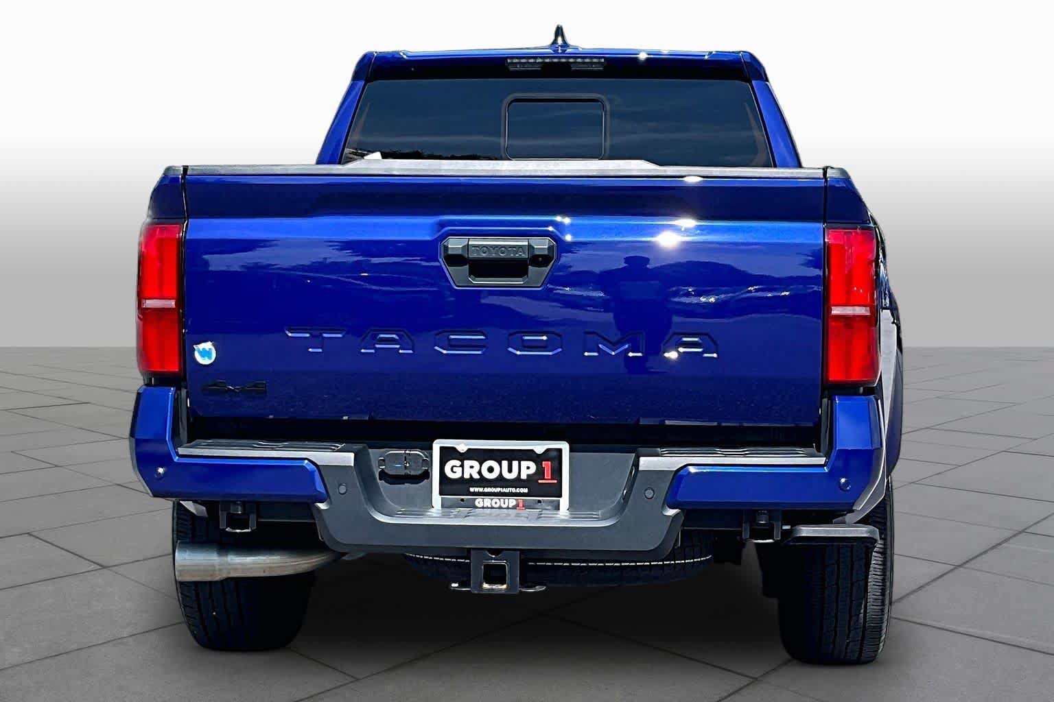 Used 2024 Toyota Tacoma TRD Sport w/ TRD Sport Upgrade Package AWD/4WD image 5