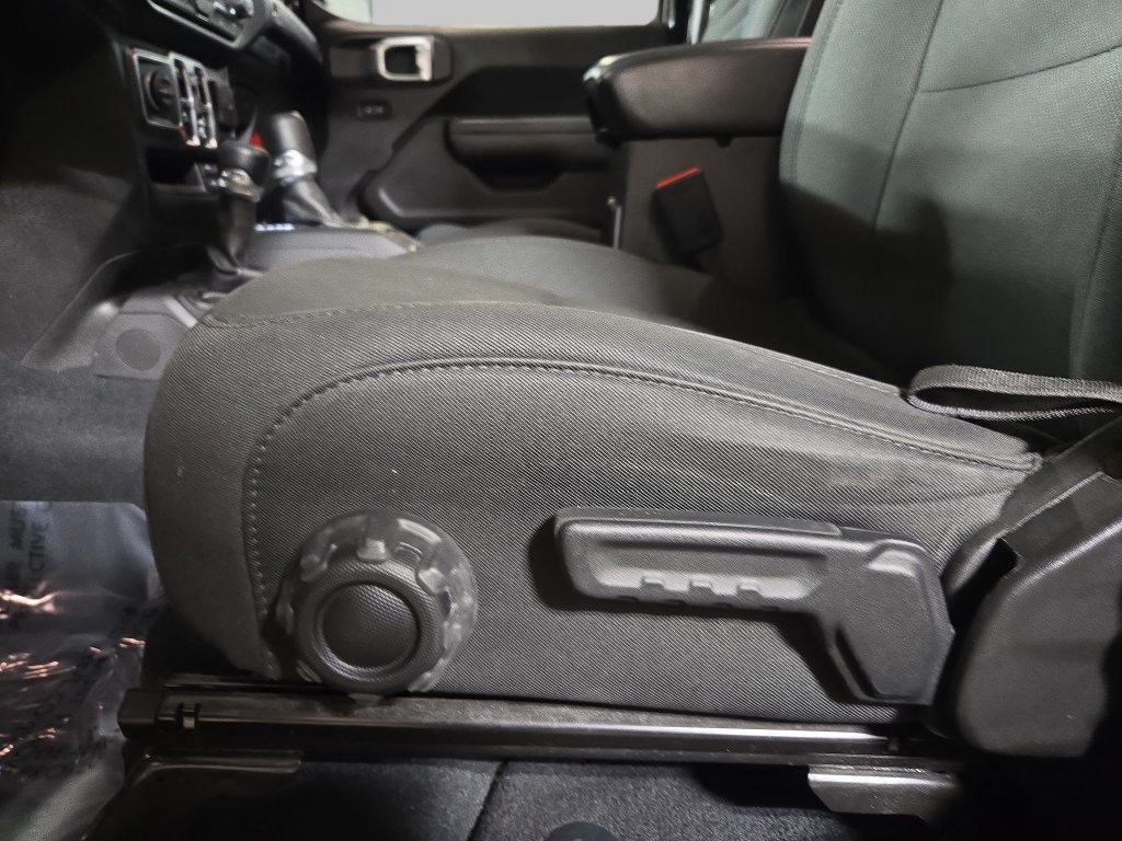 Used 2022 Jeep Wrangler Unlimited Sport AWD/4WD image 29