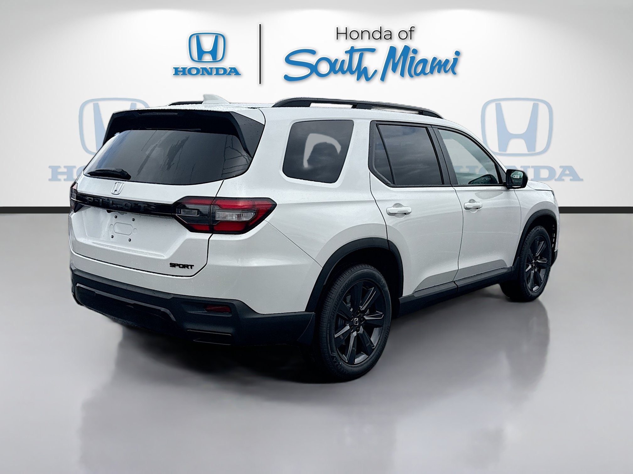 New 2026 Honda Pilot Sport image 7