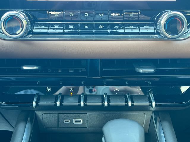 Used 2026 GMC Canyon AT4 AWD/4WD image 25