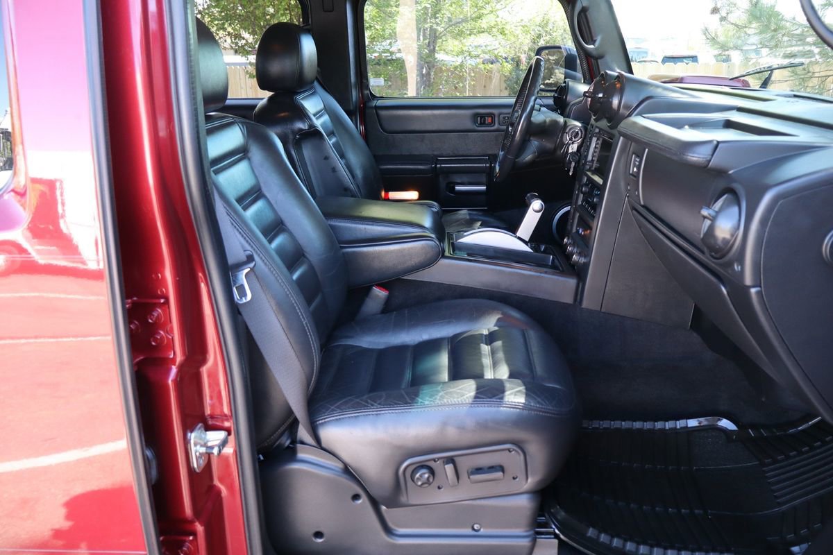 Used 2005 HUMMER H2 SUT w/ Preferred Equipment Group AWD/4WD image 21