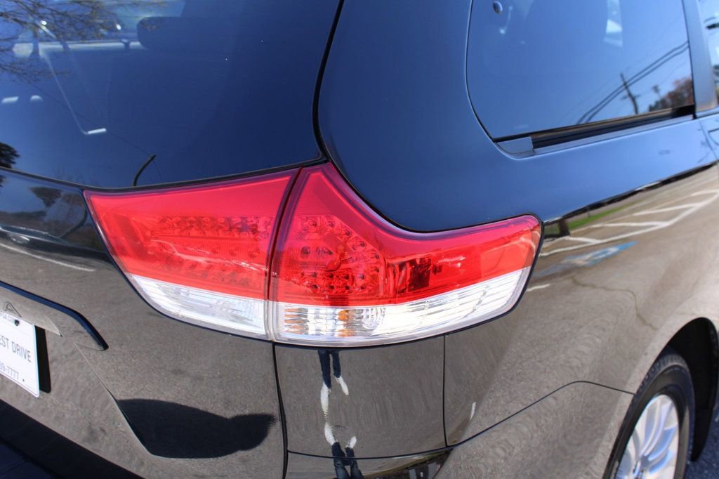 Used 2012 Toyota Sienna XLE image 24