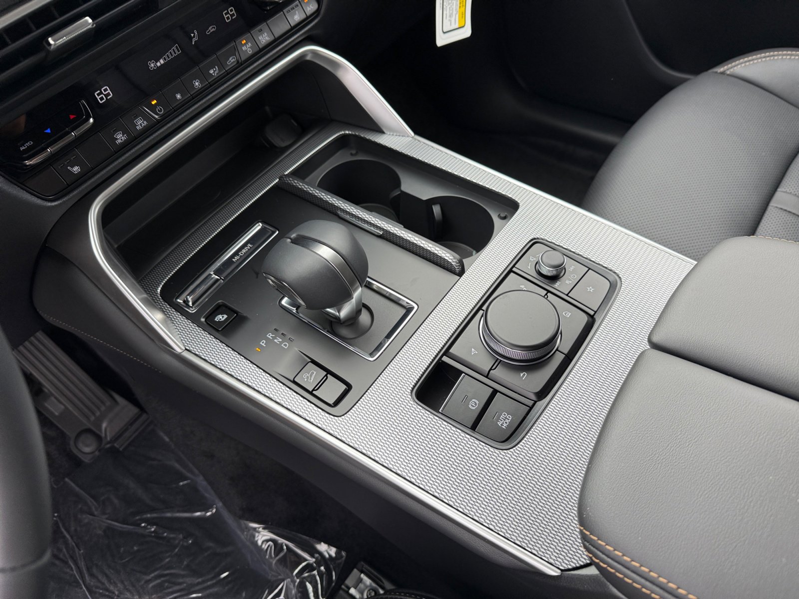 New 2025 MAZDA CX-70 Plug-In Hybrid w/ Premium Pkg image 13