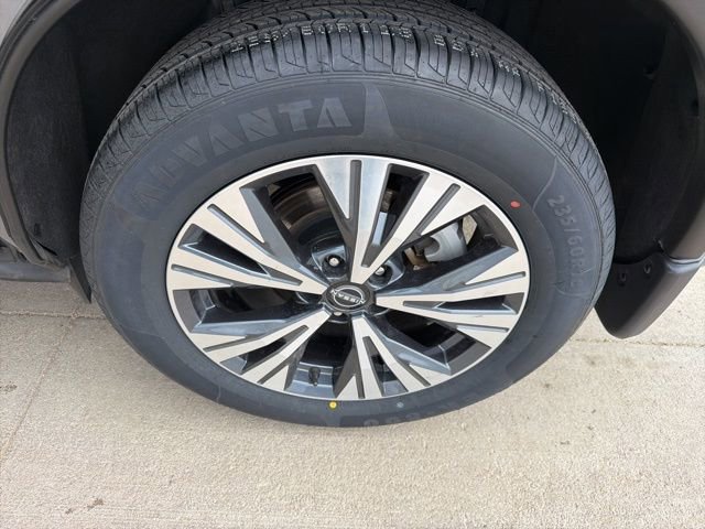 Used 2023 Nissan Rogue SV w/ SV Premium Package AWD/4WD image 30
