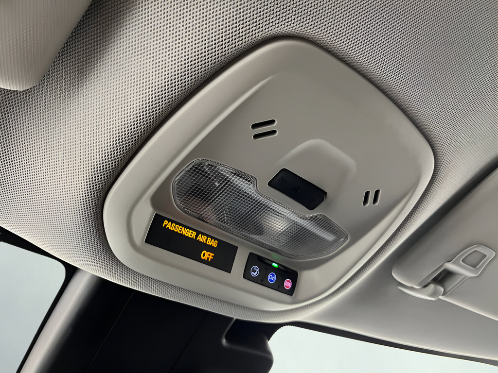 New 2026 Chevrolet Trax LT w/ LT Convenience Package FWD image 19
