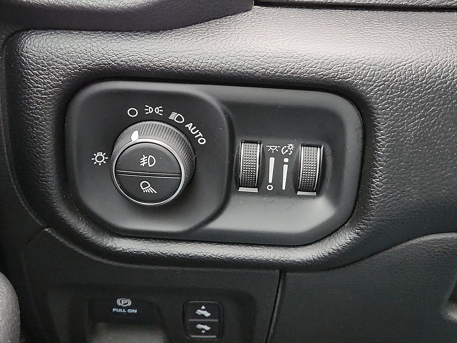 Used 2019 RAM 1500 Big Horn RWD image 13