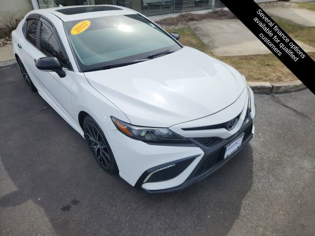 Used 2022 Toyota Camry SE w/ Cold Weather Package image 2