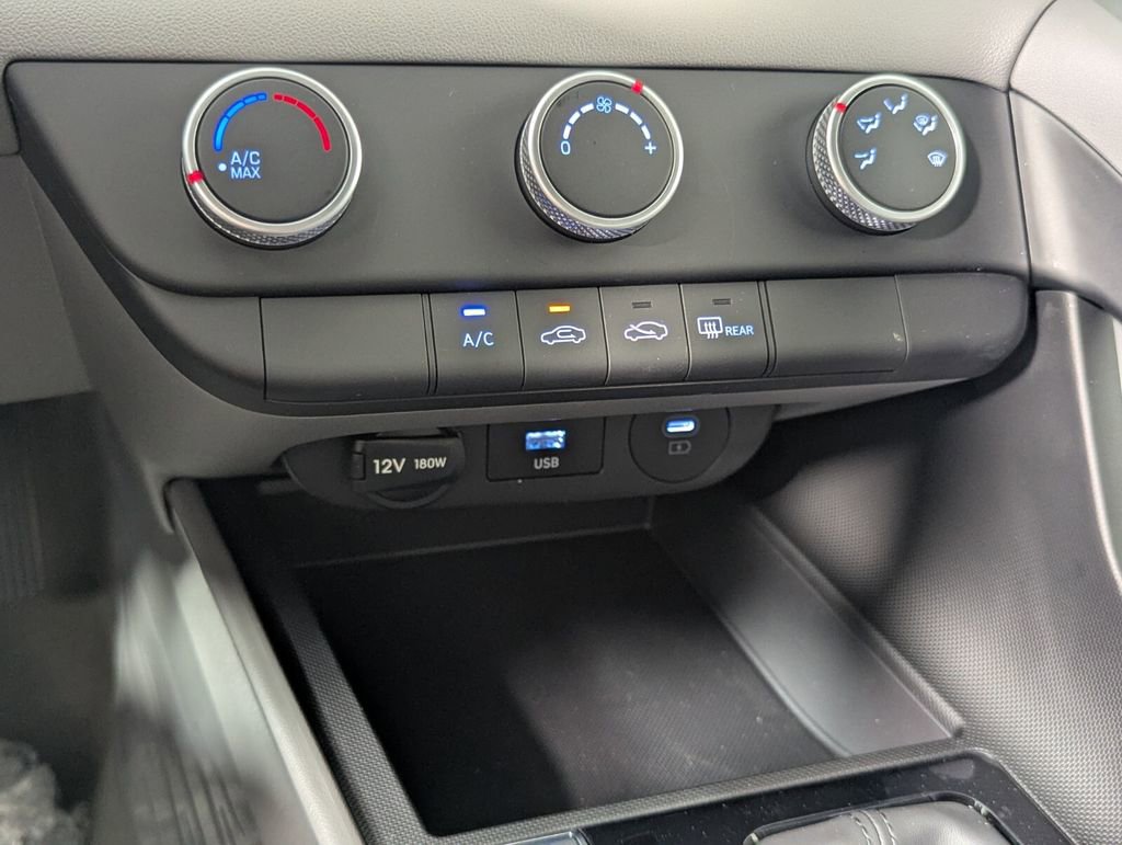 New 2026 Hyundai Elantra SE FWD image 19