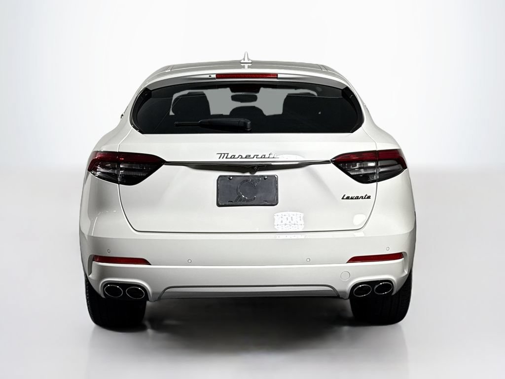 Used 2024 Maserati Levante GT Ultima AWD/4WD image 4