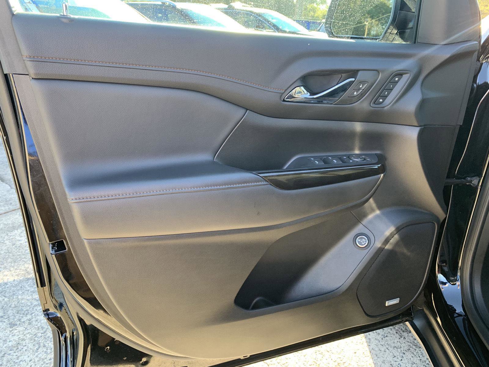 Used 2023 GMC Acadia AT4 w/ Technology Package image 11