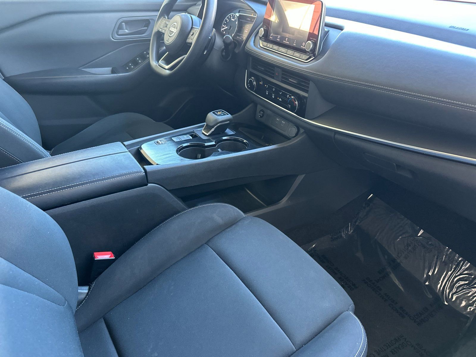 Used 2024 Nissan Rogue S image 15