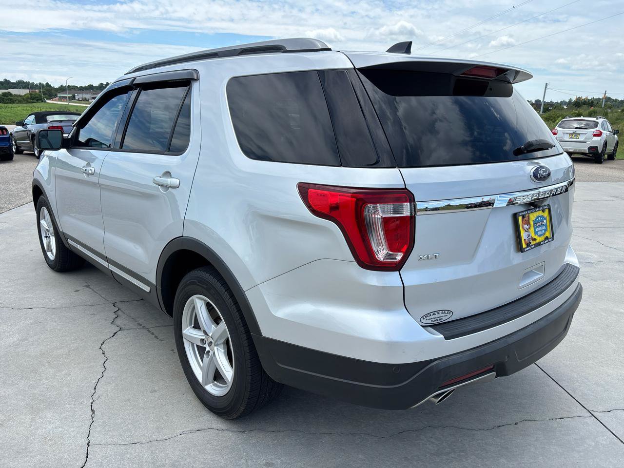 Used 2018 Ford Explorer XLT FWD image 6