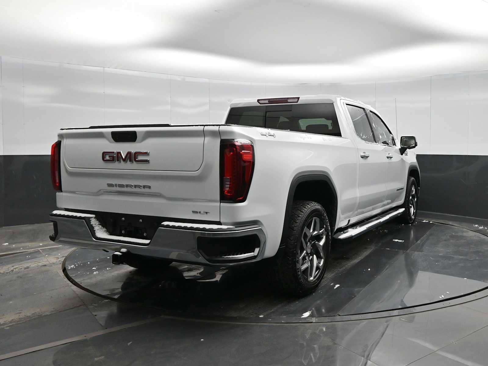 Used 2023 GMC Sierra 1500 SLT w/ SLT Convenience Package image 7