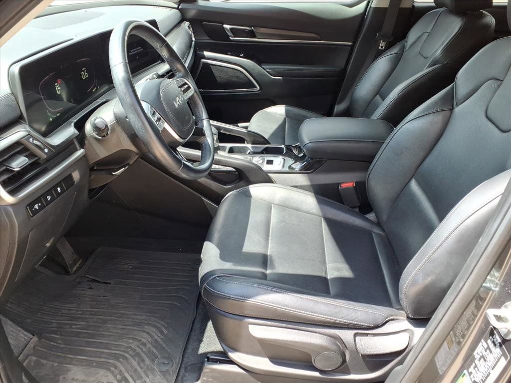 Used 2024 Kia Telluride LX FWD image 12
