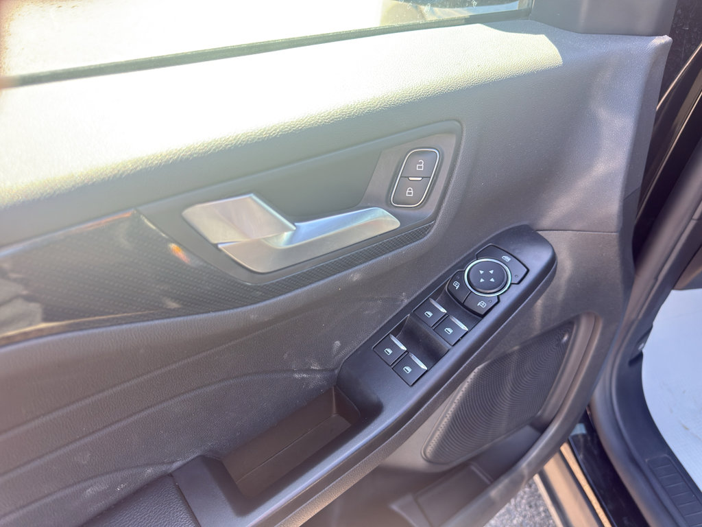 Used 2025 Ford Escape ST-Line Select image 9