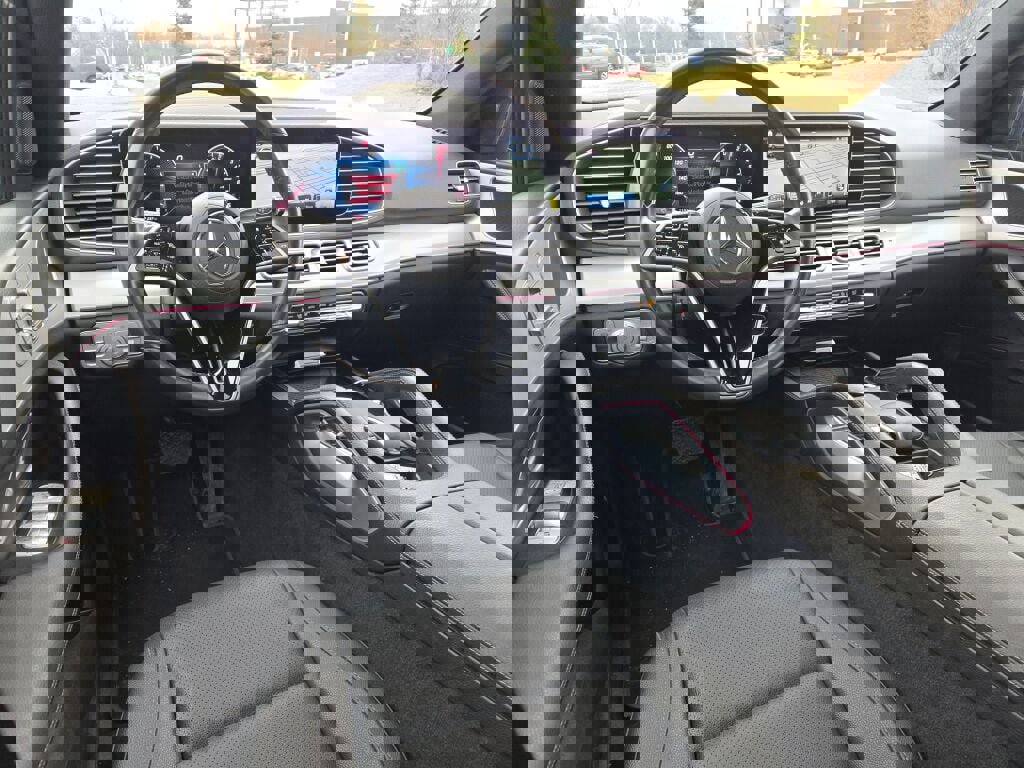 Used 2024 Mercedes-Benz GLE 450e 4MATIC image 18