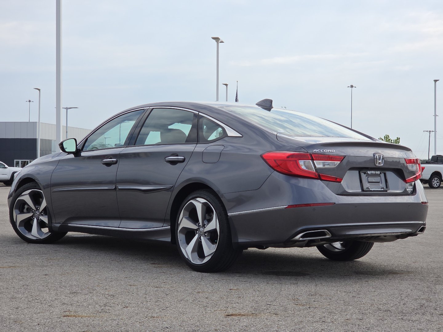 Used 2018 Honda Accord Touring image 16