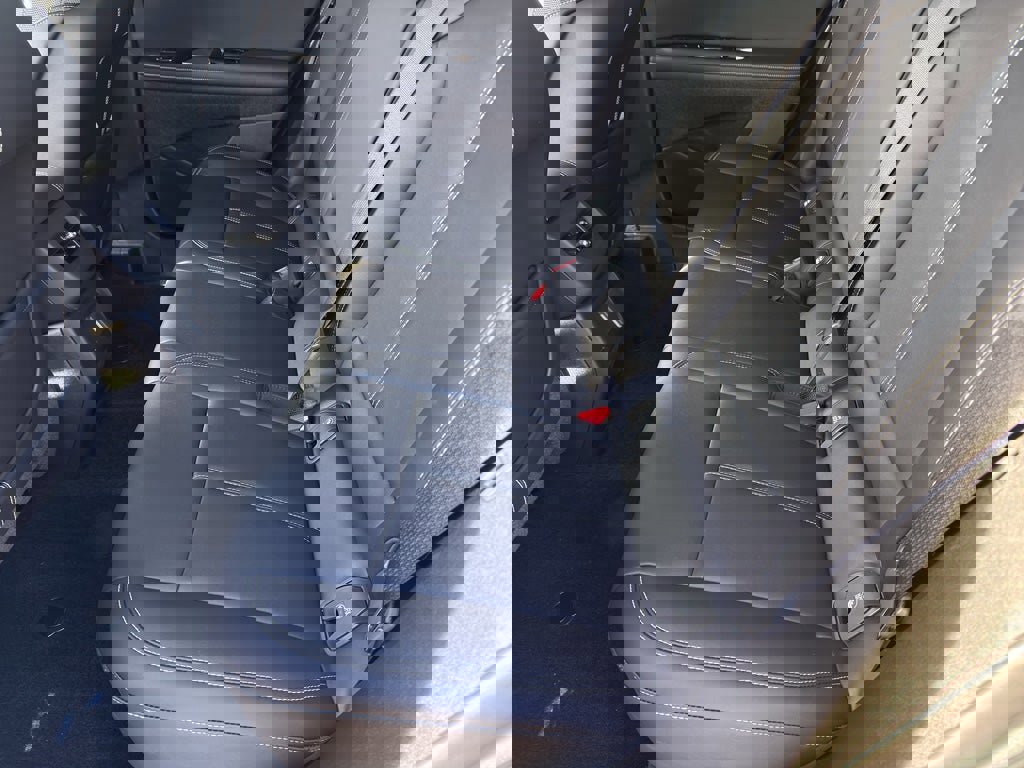 New 2026 Cadillac Optiq Luxury 1 image 24