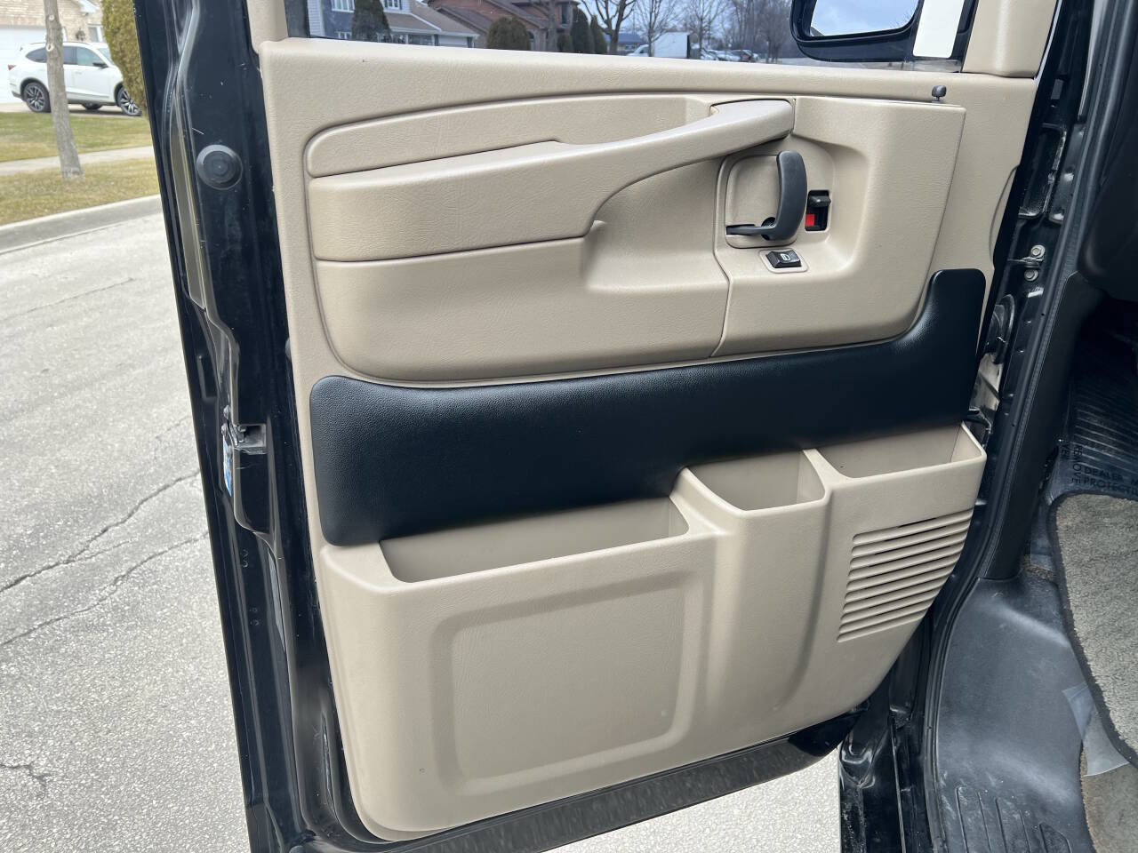 Used 2014 GMC Savana 1500 image 13