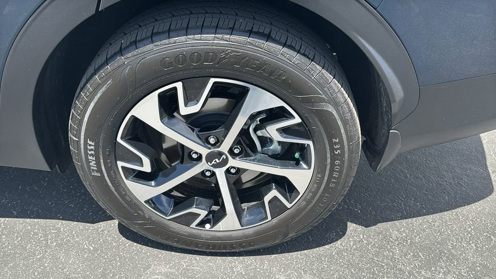 Used 2025 Kia Sportage EX AWD/4WD image 8