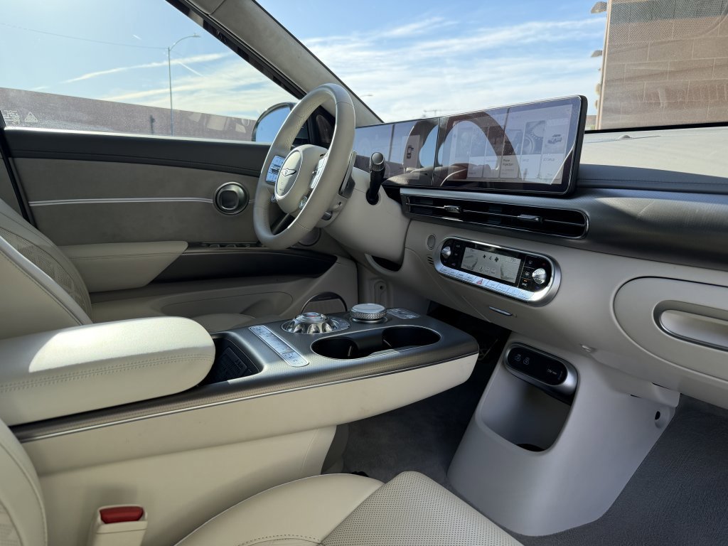 Used 2023 Genesis GV60 Performance image 42