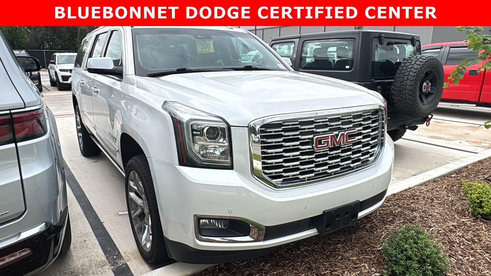 Used 2019 GMC Yukon XL Denali w/ Denali Ultimate Package AWD/4WD image 3