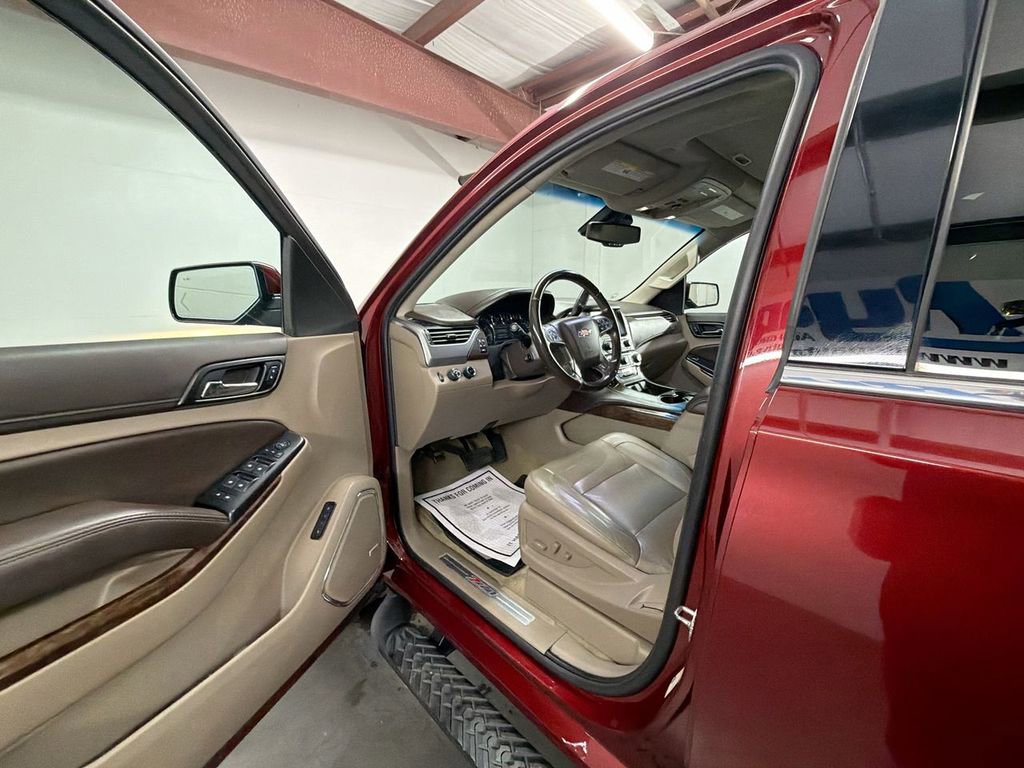 Used 2018 Chevrolet Suburban LT image 10