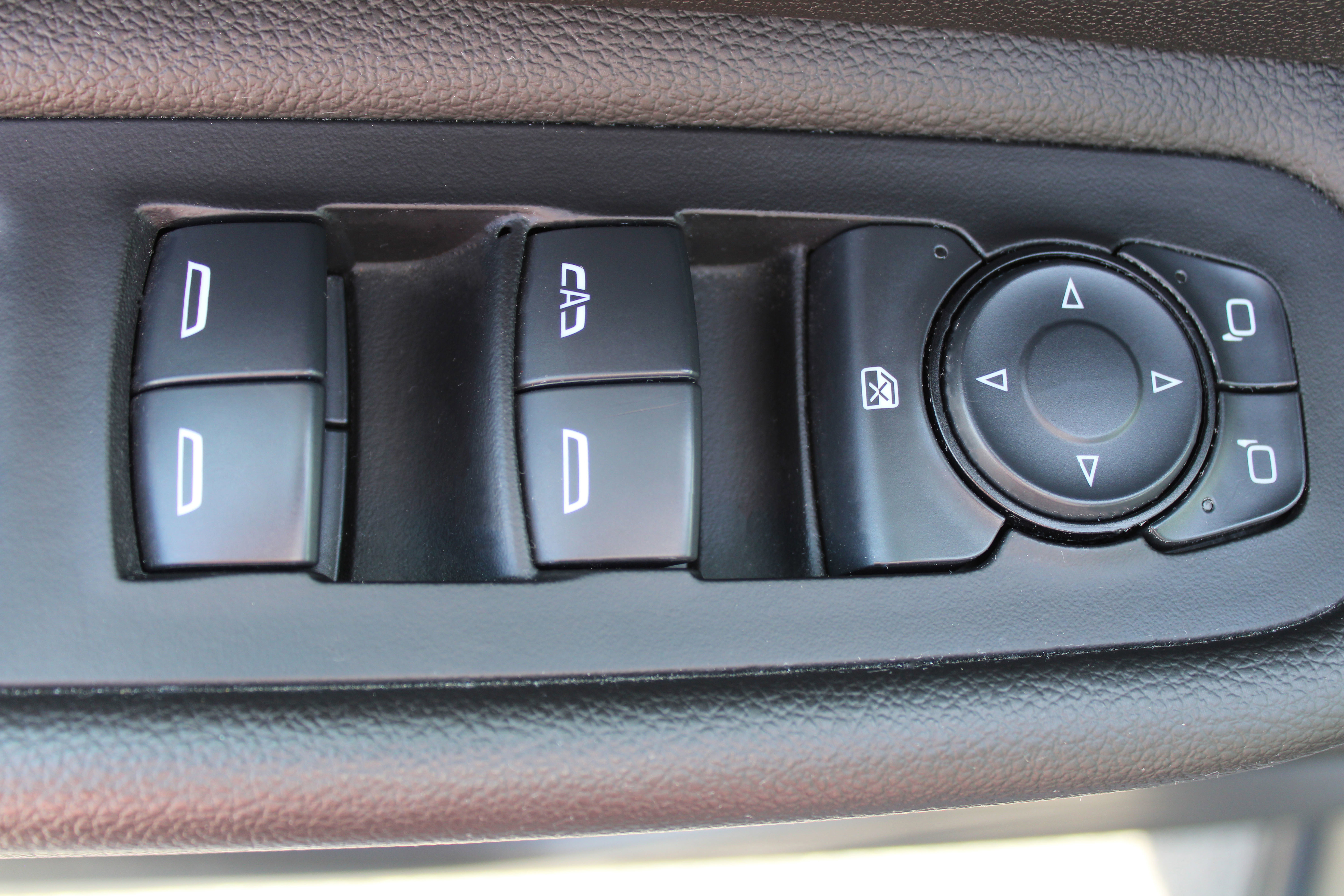 Used 2024 GMC Terrain SLT image 45