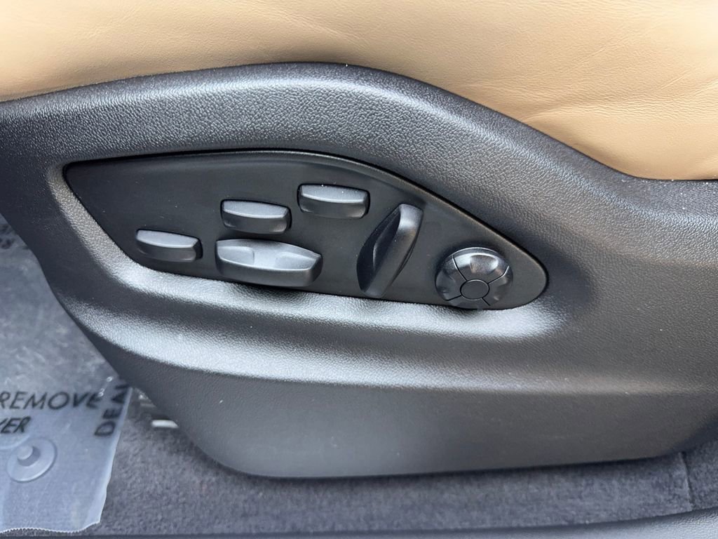 Used 2026 Porsche Cayenne Coupe image 30