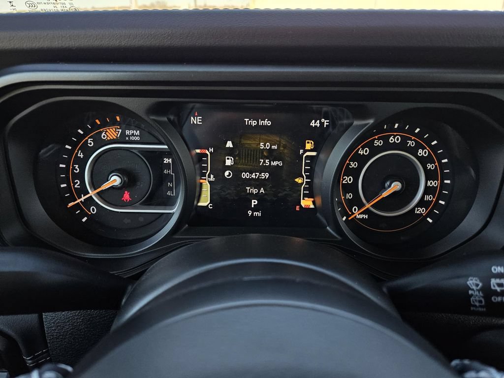 New 2025 Jeep Wrangler Unlimited Rubicon w/ Safety Group AWD/4WD image 9