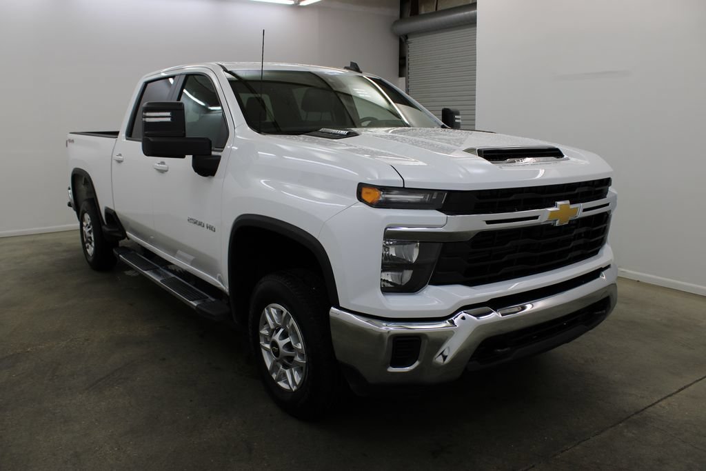 Used 2026 Chevrolet Silverado 2500 LT AWD/4WD image 6