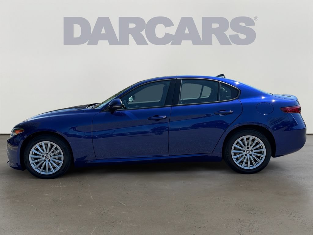 Used 2022 Alfa Romeo Giulia Sprint AWD/4WD image 3