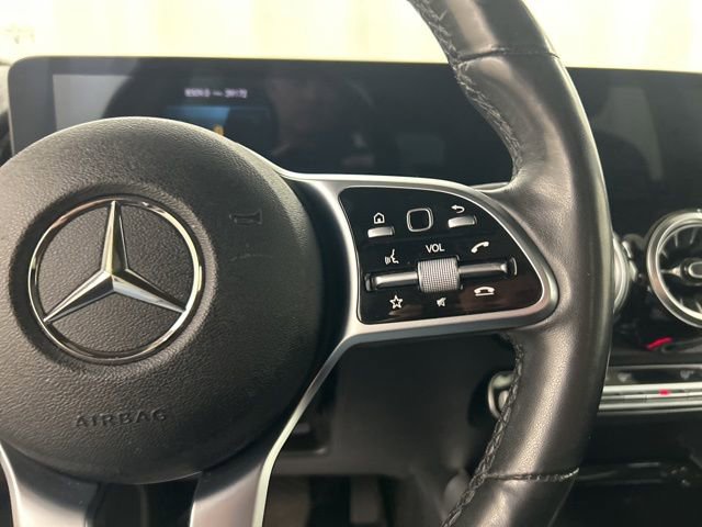 Used 2022 Mercedes-Benz GLB 250 4MATIC image 13