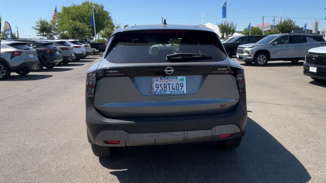 Used 2025 Nissan Kicks SR FWD image 6