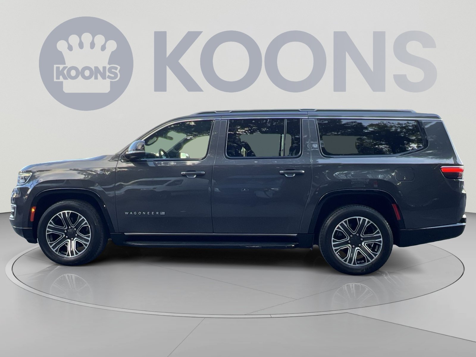 Used 2024 Jeep Wagoneer L Series II w/ Flexible Seating Group AWD/4WD image 7