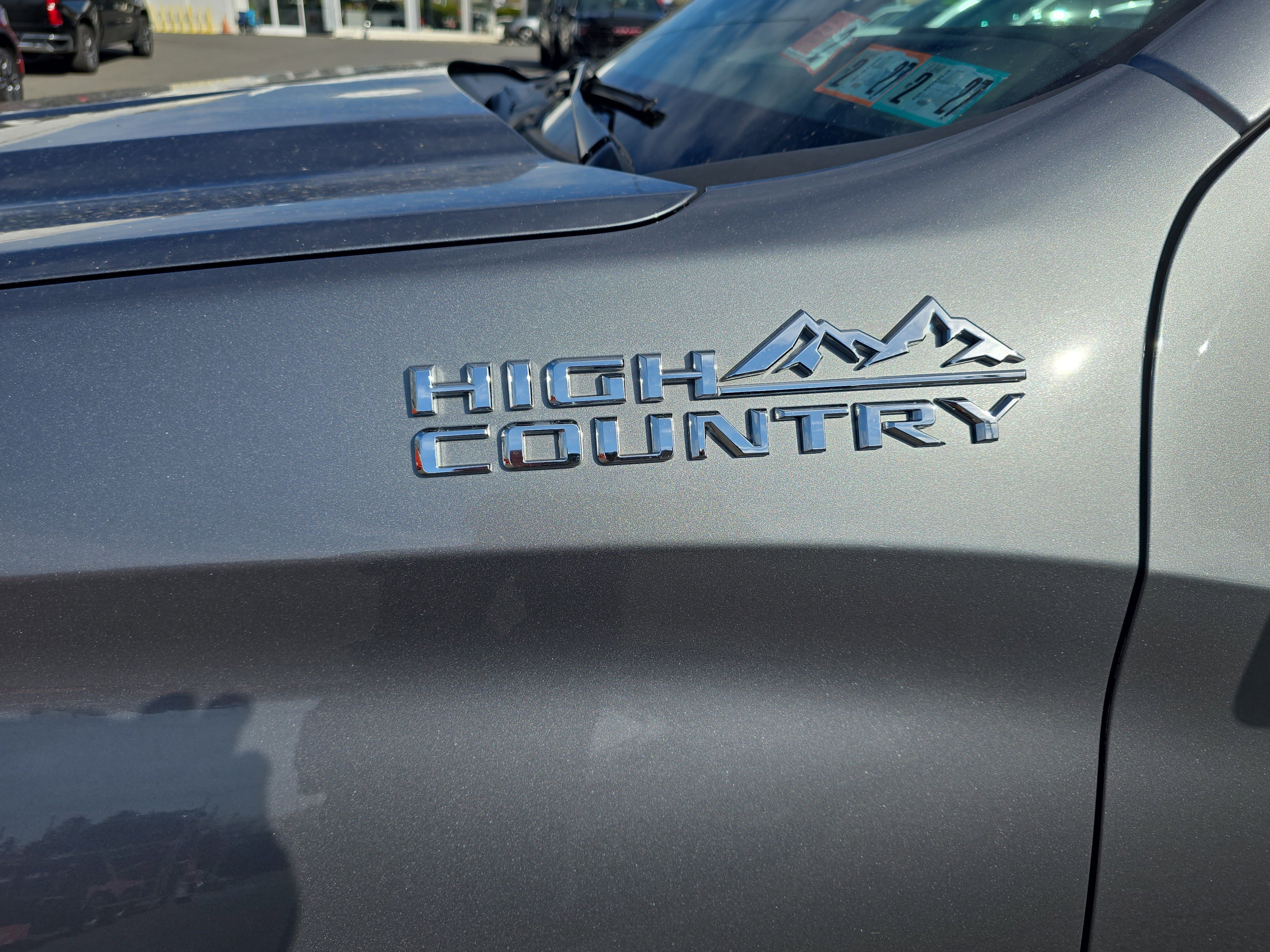 Used 2021 Chevrolet Silverado 1500 High Country w/ Technology Package image 12