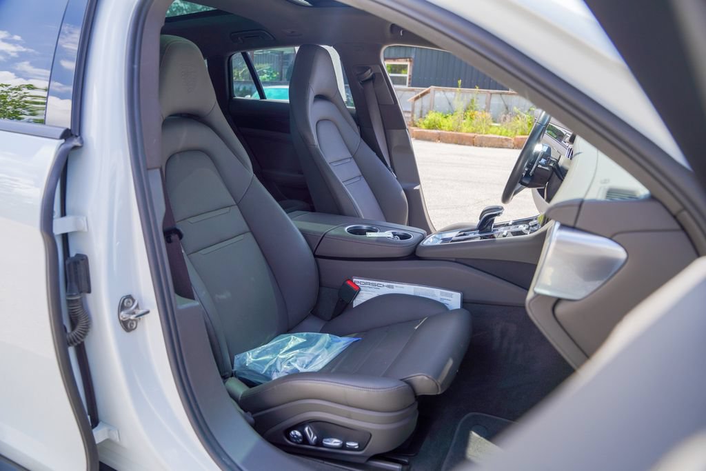 Used 2019 Porsche Panamera 4 AWD/4WD image 43