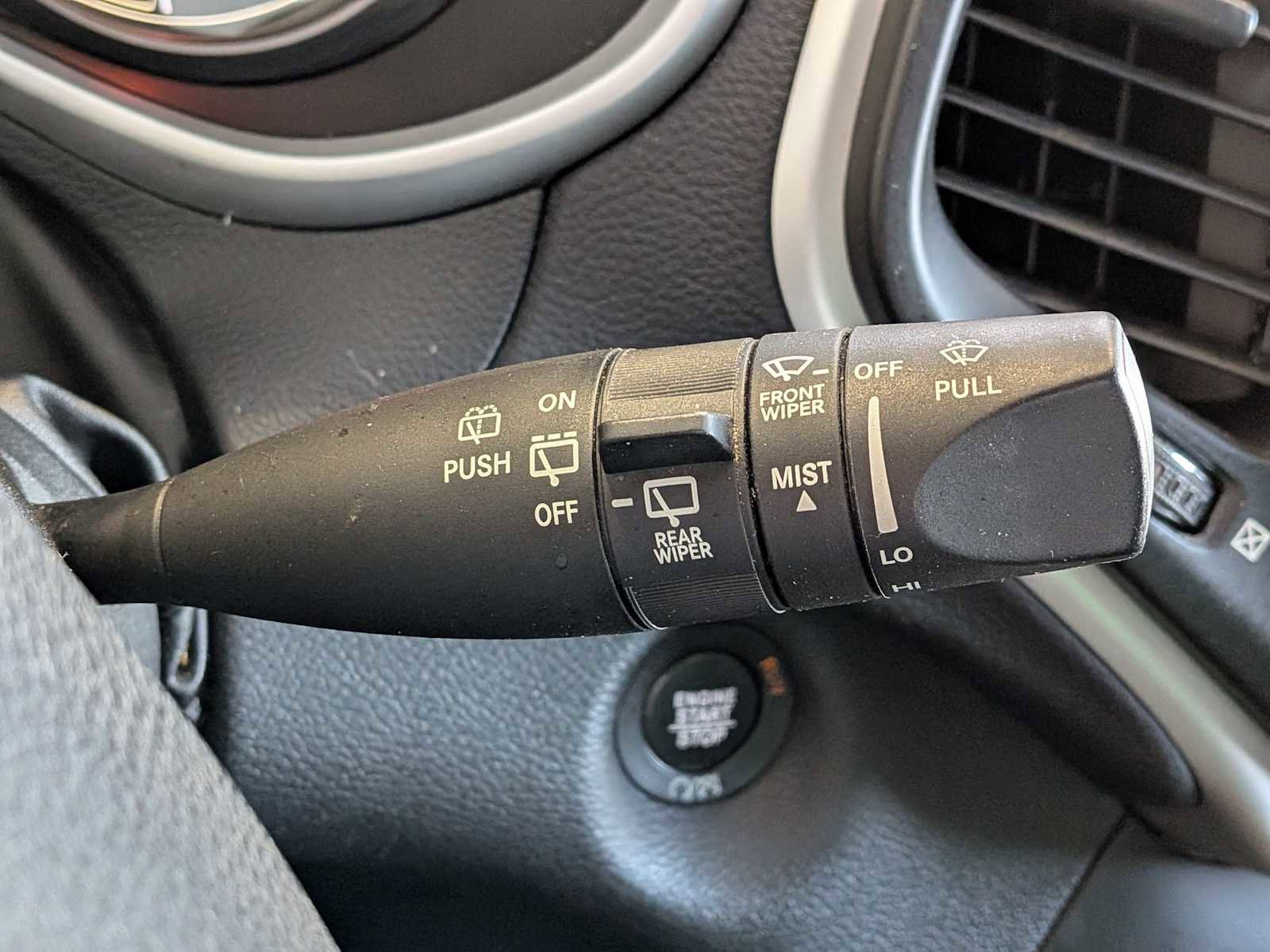 Used 2018 Jeep Cherokee Latitude Plus w/ Comfort/Convenience Group image 24