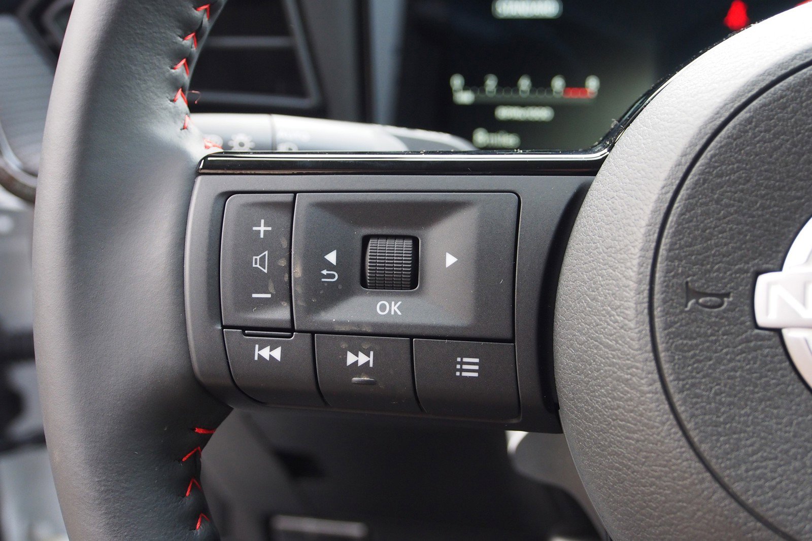 Used 2025 Nissan Kicks SR image 19