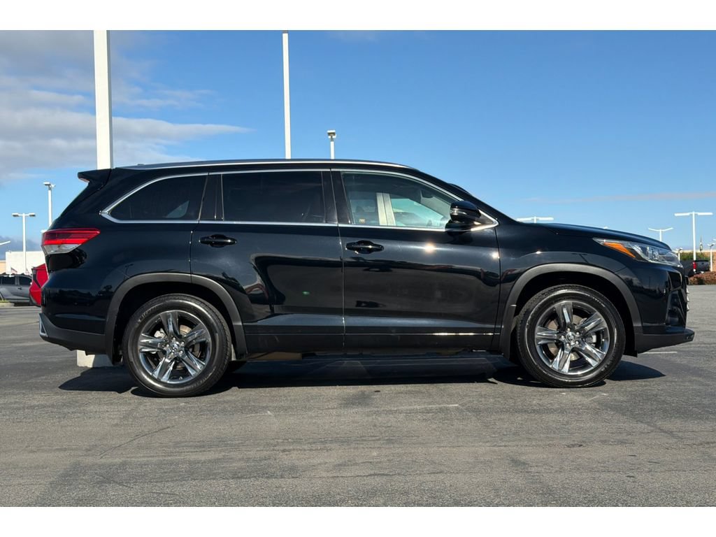 Used 2018 Toyota Highlander Limited Platinum AWD/4WD image 3