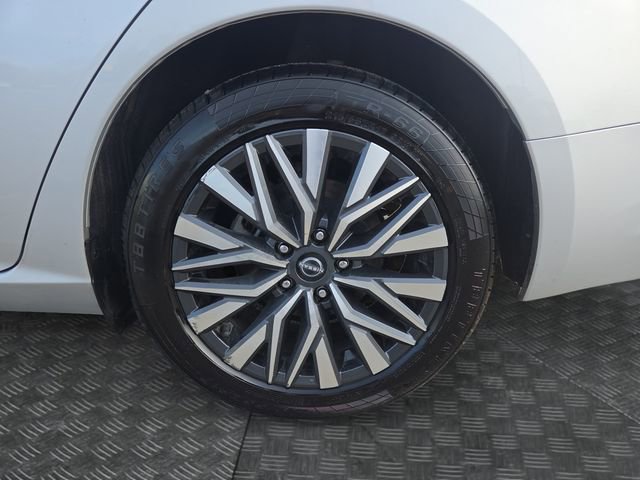 Used 2024 Nissan Altima 2.5 SV image 33