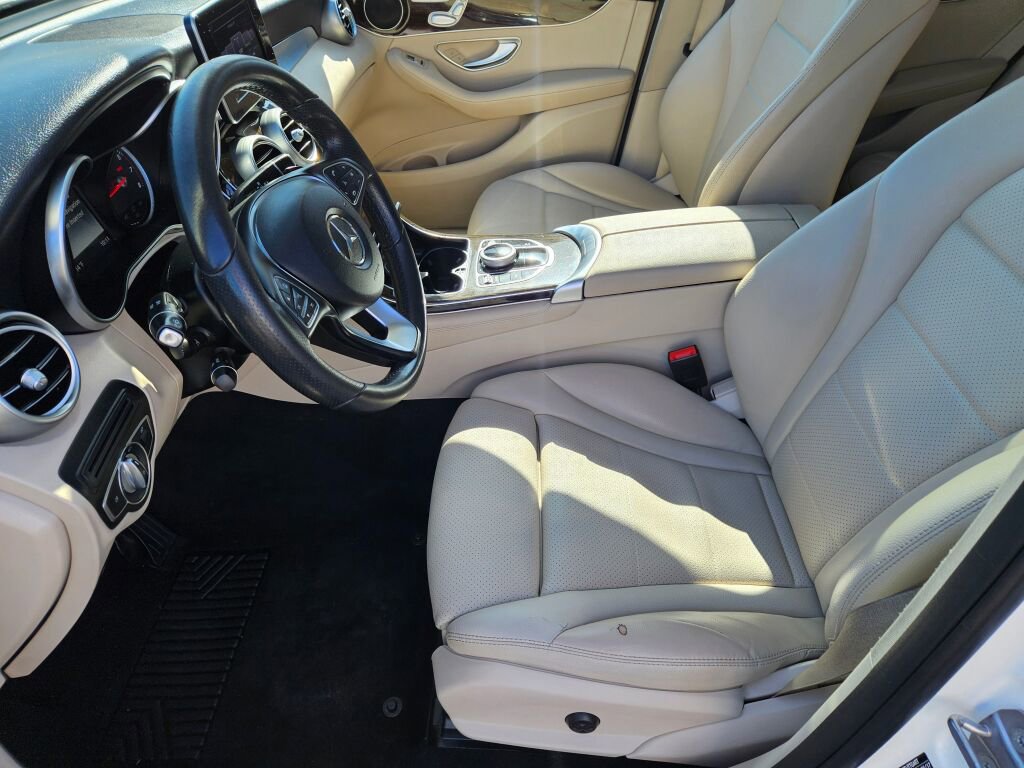Used 2017 Mercedes-Benz GLC 300 4MATIC w/ Premium 1 Package image 16