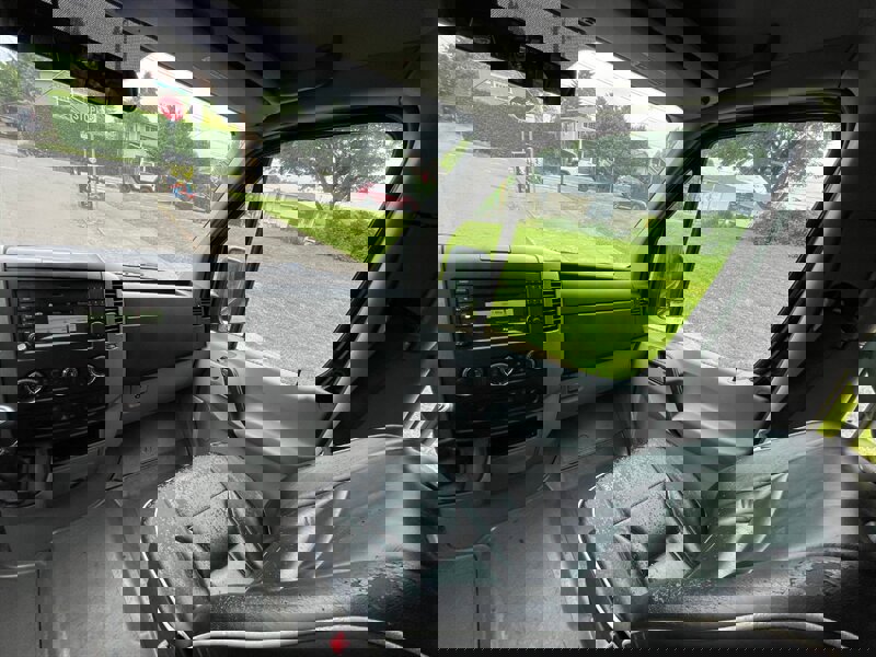 Used 2016 Mercedes-Benz Sprinter 2500 image 21