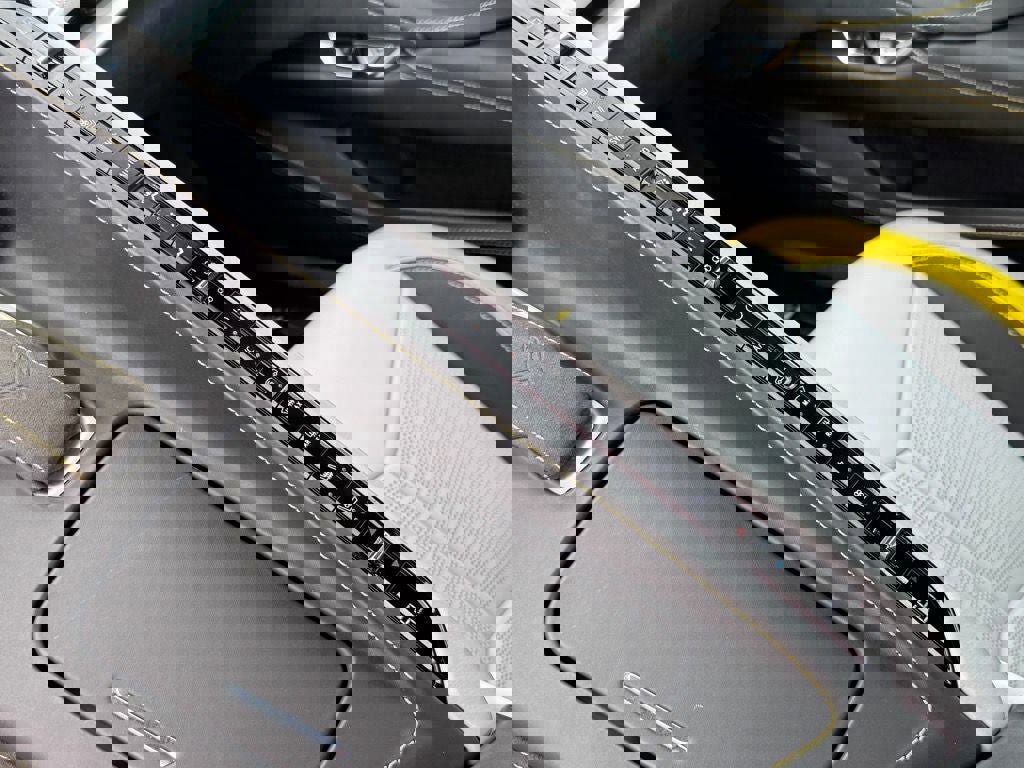 Used 2022 Chevrolet Corvette Stingray Premium Conv w/ Z51 Performance Package image 21