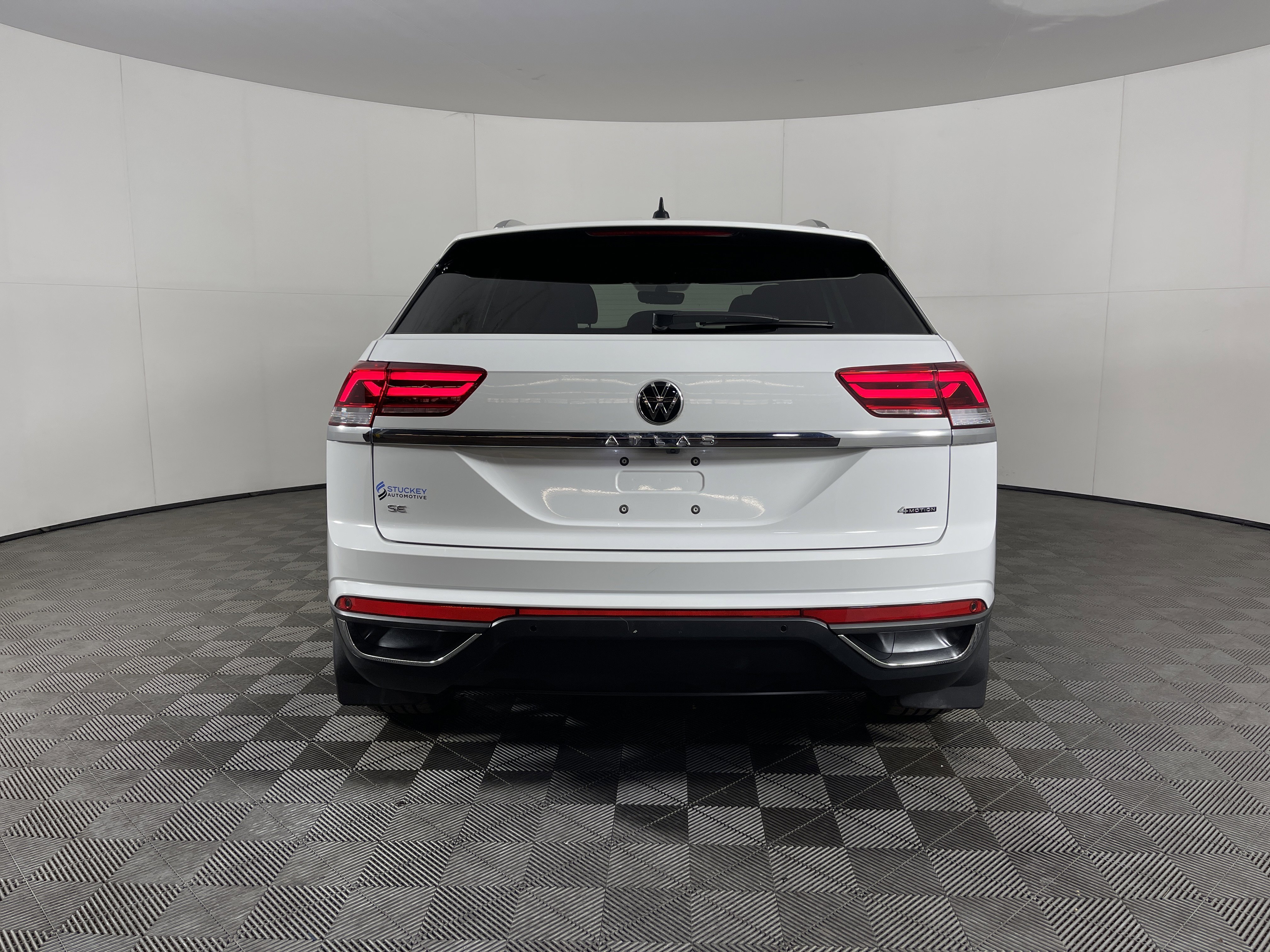 Used 2023 Volkswagen Atlas Cross Sport SE w/ Black Wheel Package image 4