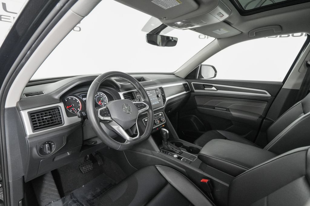 Used 2021 Volkswagen Atlas SE w/ Panoramic Sunroof Package FWD image 10