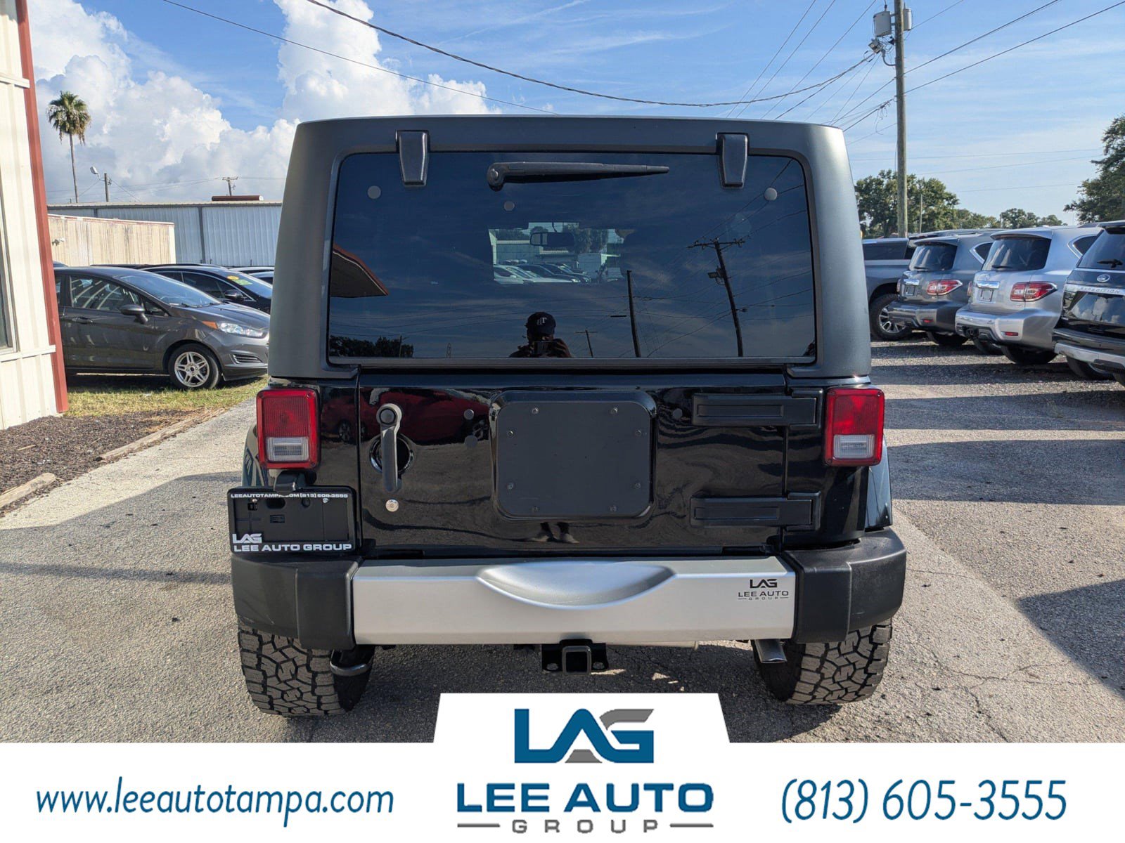 Used 2015 Jeep Wrangler Unlimited Sahara w/ Connectivity Group image 5