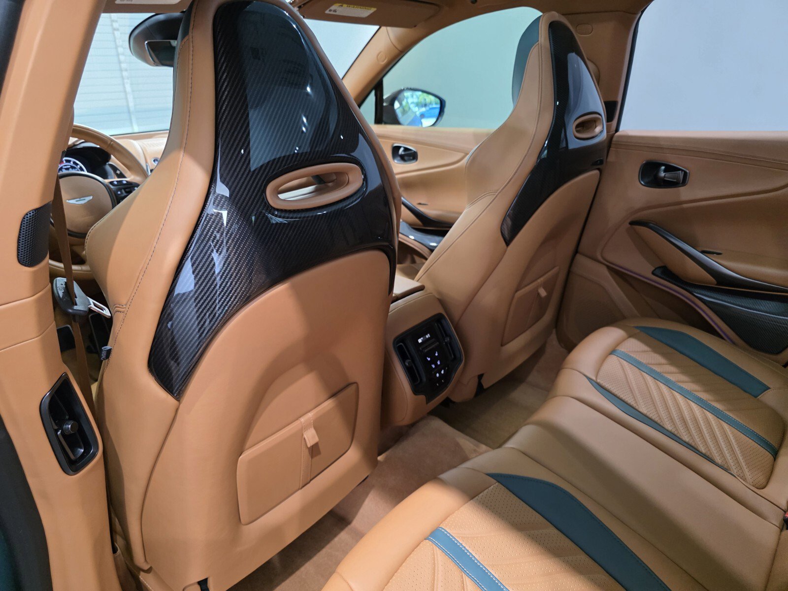 Used 2024 Aston Martin DBX 707 image 20