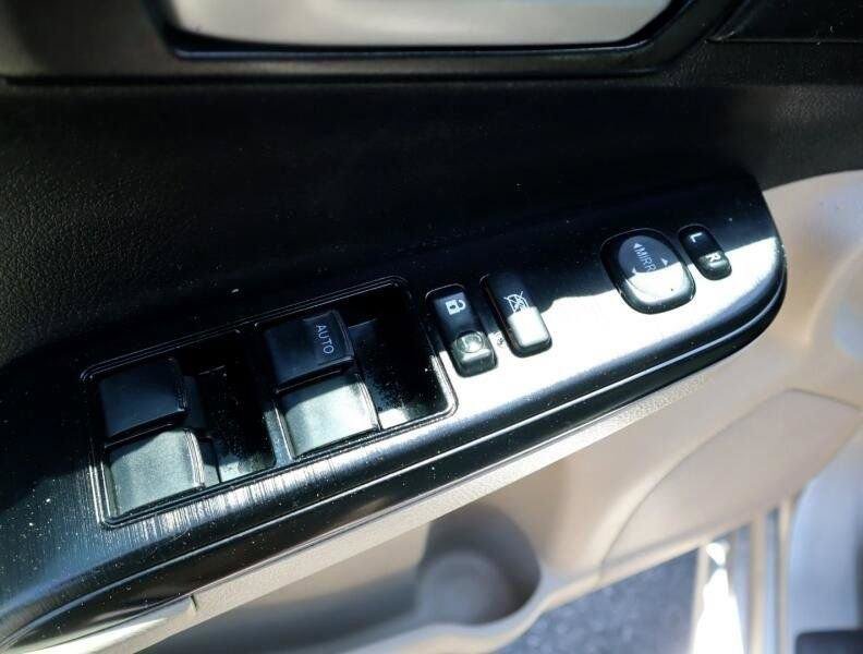 Used 2014 Toyota Camry LE FWD image 10